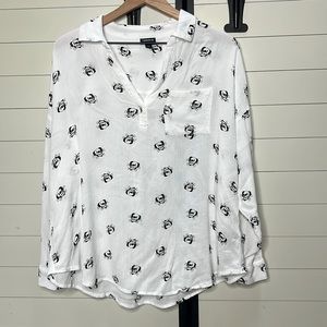 Torrid crinkle gauze skull collared shirt